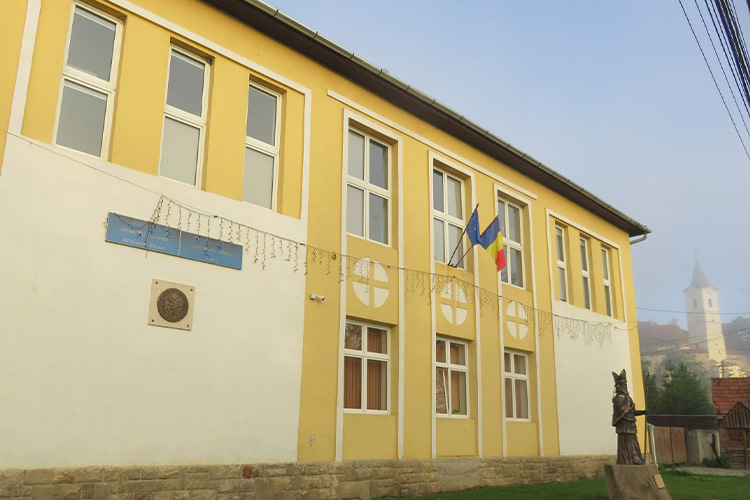 Cârța: contract semnat pentru corp nou și modernizarea școlii prin fonduri europene