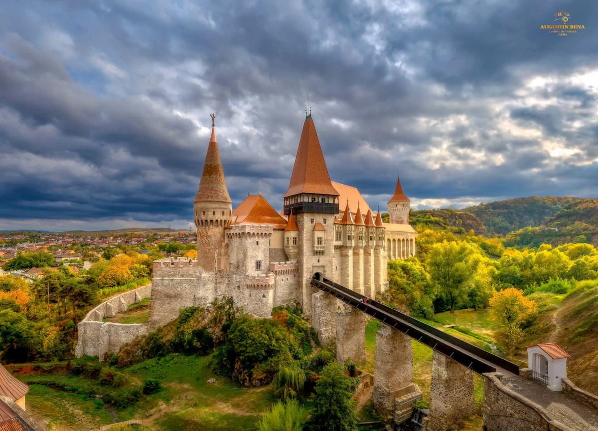 Castelul Corvinilor găzduiește un concert de muzică sacră și creații camerale dedicat lui Iancu de Hunedoara