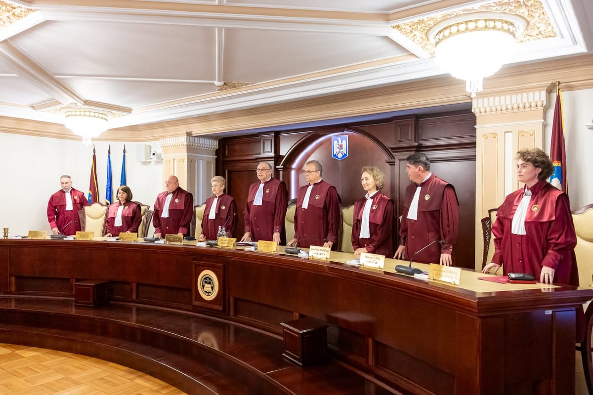 CCR decide astăzi dacă Guvernul va plăti 5 miliarde lei salarii restante
