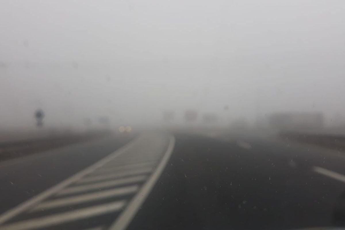 Ceață densă în județele Galați, Giurgiu, Neamț, Suceava și Teleorman. Vizibilitate sub 50 de metri