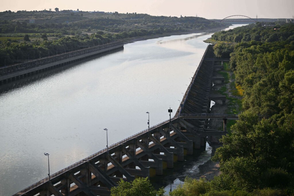 Cernavodă: autoritățile au aprobat soluții pentru alimentarea cu apă a reactoarelor centralei nucleare