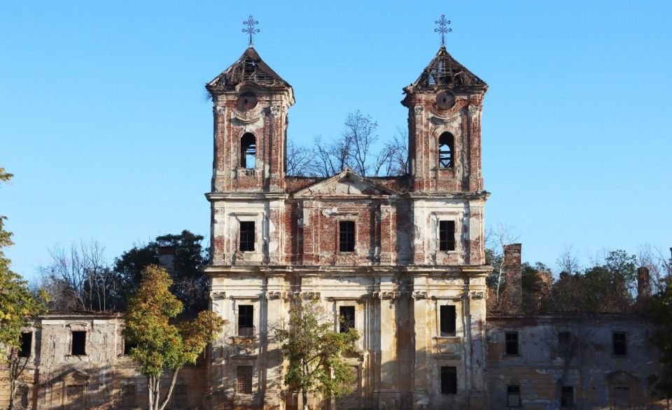 Cetatea Aradului se degradează, deși e în proprietatea municipiului; CJ cere militarilor să o elibereze
