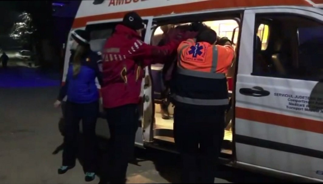 Ciclova Română: un polițist și un cetățean au salvat viața unei tinere mame cu 6 copii