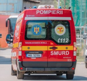 Cisnădie, pe A1: accident cu două vehicule, un bărbat încarcerat, circulație blocată
