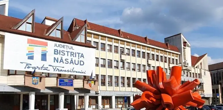 CJ Bistrița-Năsăud caută 2 consilieri superiori, cu salariu brut de 9.500 lei și 7 ani vechime