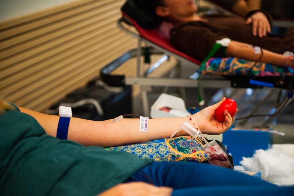 Cluj: Apel urgent la donare de sânge din grupele cu Rh negativ