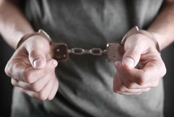 Cluj: bărbat arestat preventiv 30 de zile, acuzat că și-a violat fiica de 13 ani cu dizabilitate intelectuală