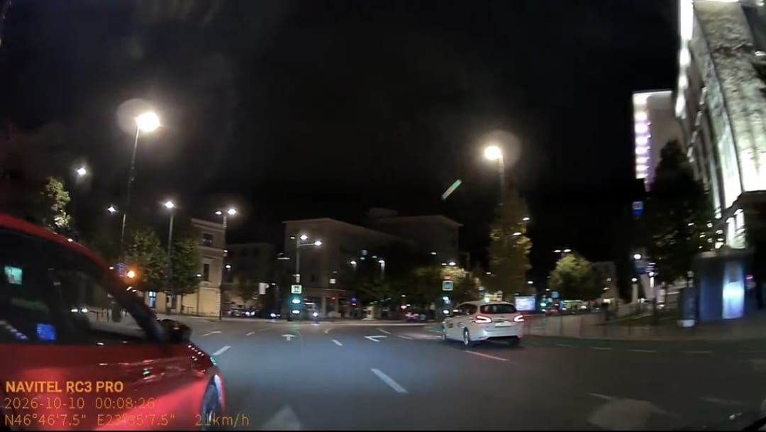 Cluj: cearta dintre doi șoferi a degenerat, iar unul a intrat pe banda celuilalt și l-a lovit. VIDEO