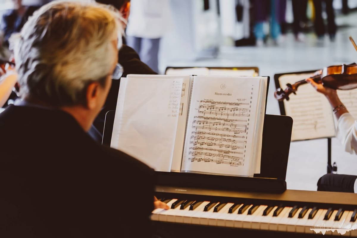 Cluj: concert cu un dirijor de renume internațional și un pianist, pe scena Auditorium Maximum