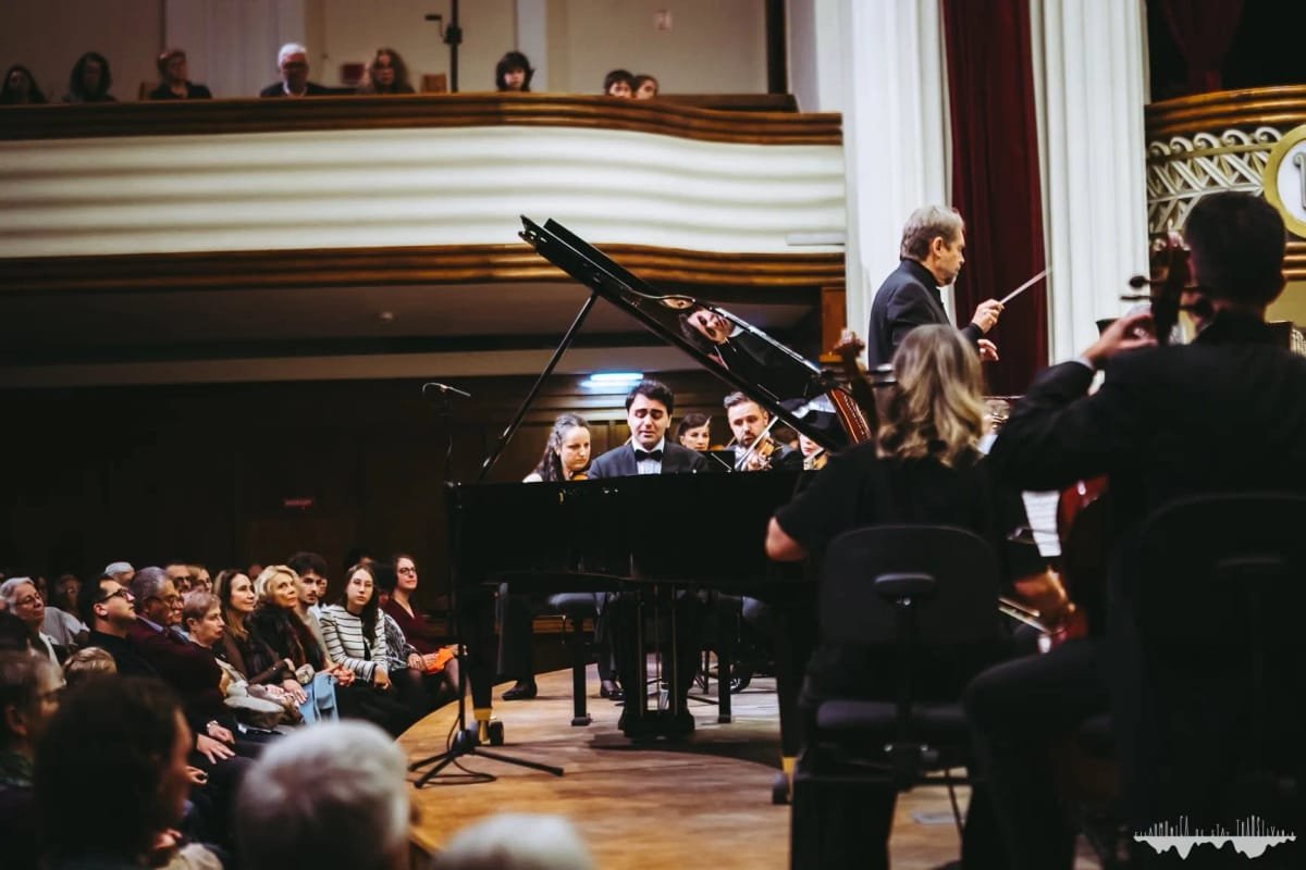 Cluj: Enescu și Strauss închid Toamna Muzicală Clujeană, cu Lawrence Foster și Melody Moore