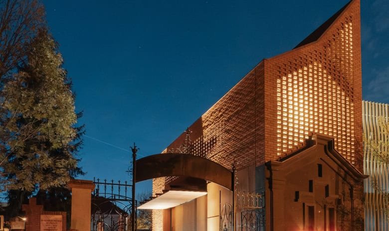 Cluj-Napoca: capela funerară din Cimitirul Central, premiată internațional la Architecture MasterPrize 2026