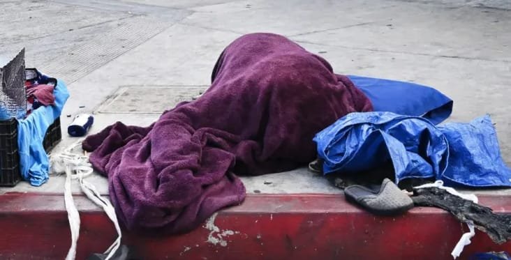 Cluj-Napoca: caz social, o femeie ar fi rămas fără locuință și doarme pe stradă