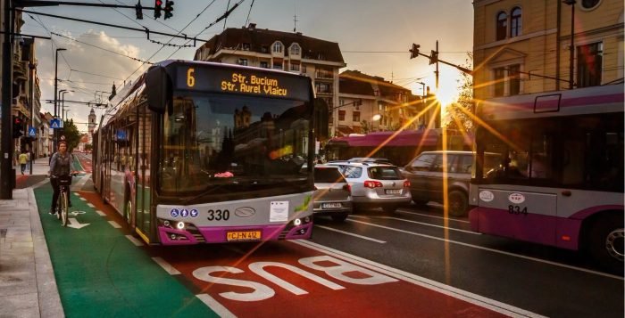 Cluj-Napoca: CTP introduce curse speciale spre cimitirele Pomet și Moș Ion Roată de Luminație