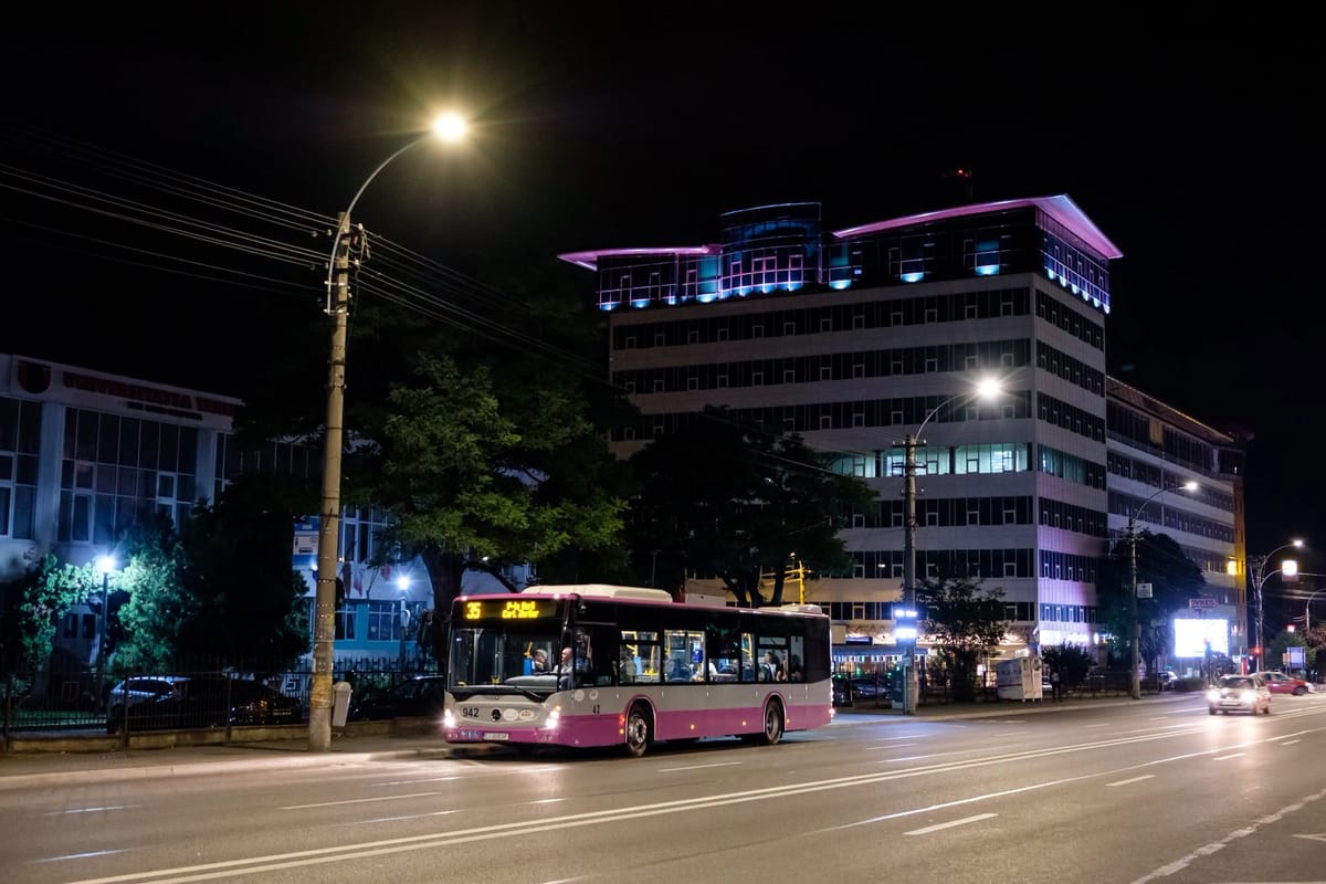Cluj-Napoca: curse suplimentare și program prelungit de transport pentru meciul de diseară