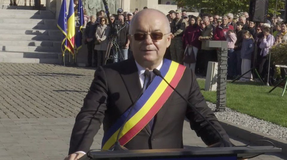 Cluj-Napoca: Emil Boc, mesaj de Ziua Armatei Române și a recitat poezia „O scrisoare de la Muselim-Selo