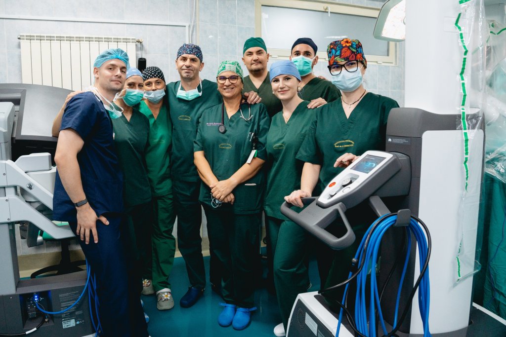 Cluj-Napoca: Institutul Oncologic a ajuns la 100 de intervenții chirurgicale asistate robotic