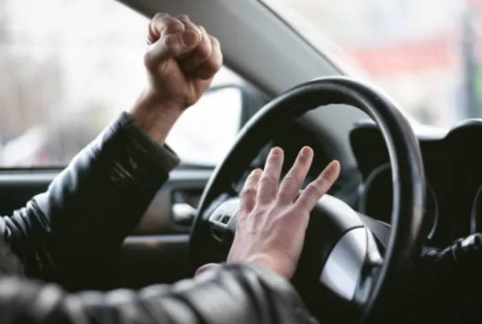 Cluj-Napoca: lucrări neterminate la intrarea în Zorilor, unde șoferii sunt blocați în trafic dimineața