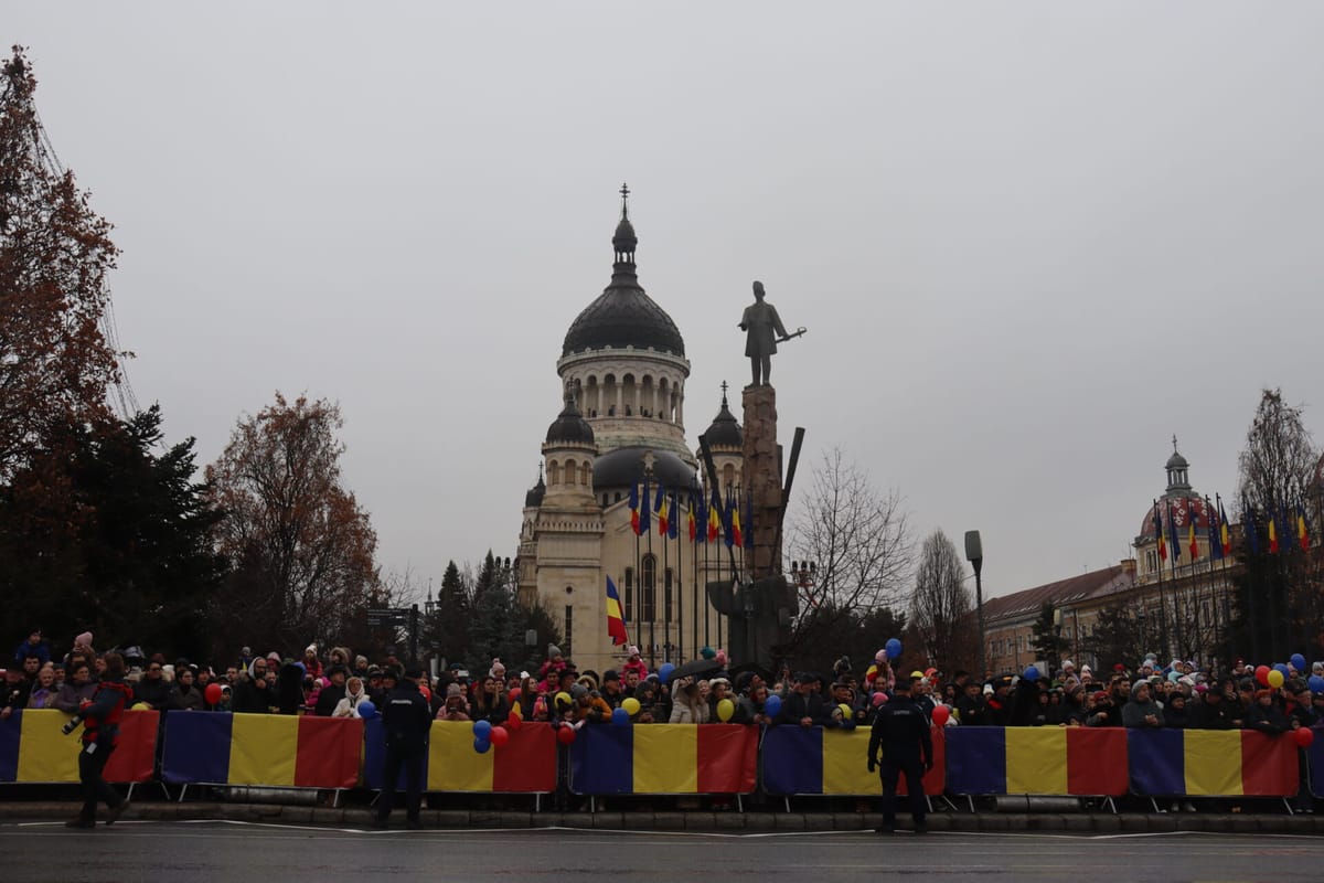 Cluj-Napoca: Marșul recunoștinței, cu paradă și depuneri de coroane la monumente duminică
