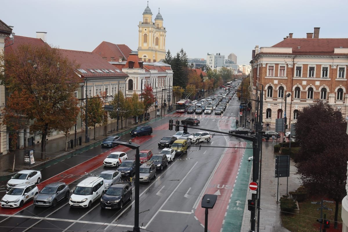Cluj-Napoca: numărul mașinilor a crescut de șase ori din 1990, la aproximativ 300.000 de autovehicule