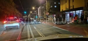 Cluj-Napoca: o persoană a fost rănită după un impact violent între o mașină și o motocicletă