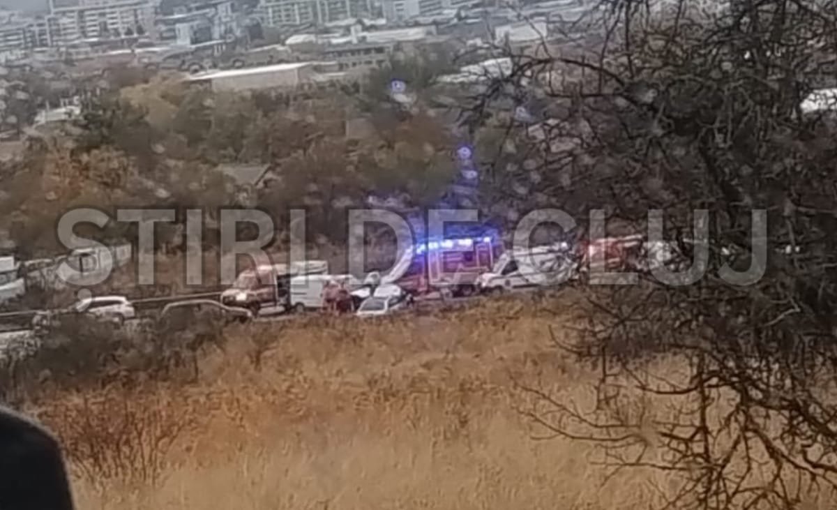Cluj-Napoca: șase persoane au fost rănite după un impact între o mașină și o autoutilitară