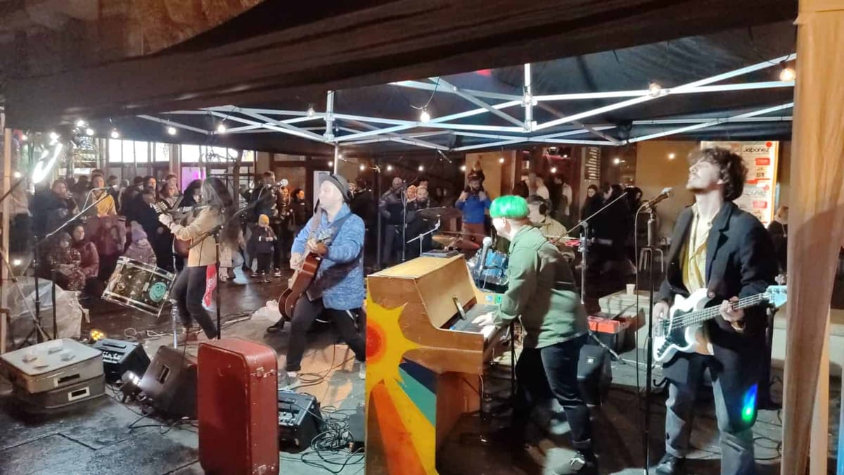 Cluj-Napoca: Street Music Tea revine pe strada Universității, joi, 6 noiembrie, cu muzică live și surprize