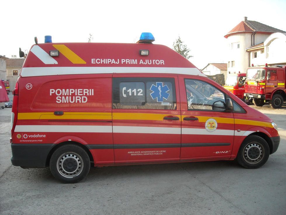 Cluj-Napoca: tramvai în coliziune cu un autoturism pe Bulevardul Muncii, o femeie primește îngrijiri