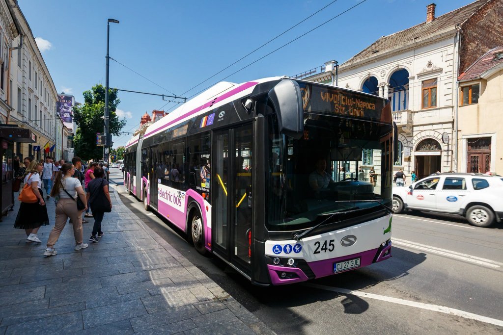 Cluj-Napoca: transport public gratuit pentru studenți, masteranzi și doctoranzi până la 30 de ani, 2026-2027