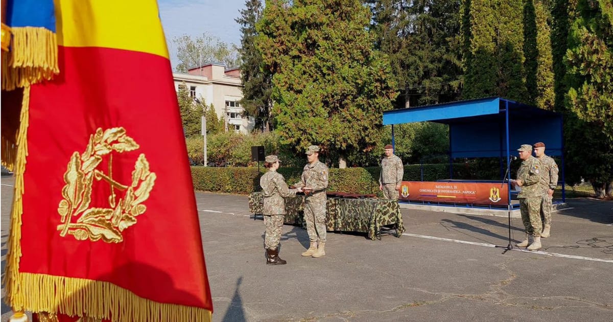 Cluj: Noua generație de militari urmează instruirea la Batalionul 55 Comunicații