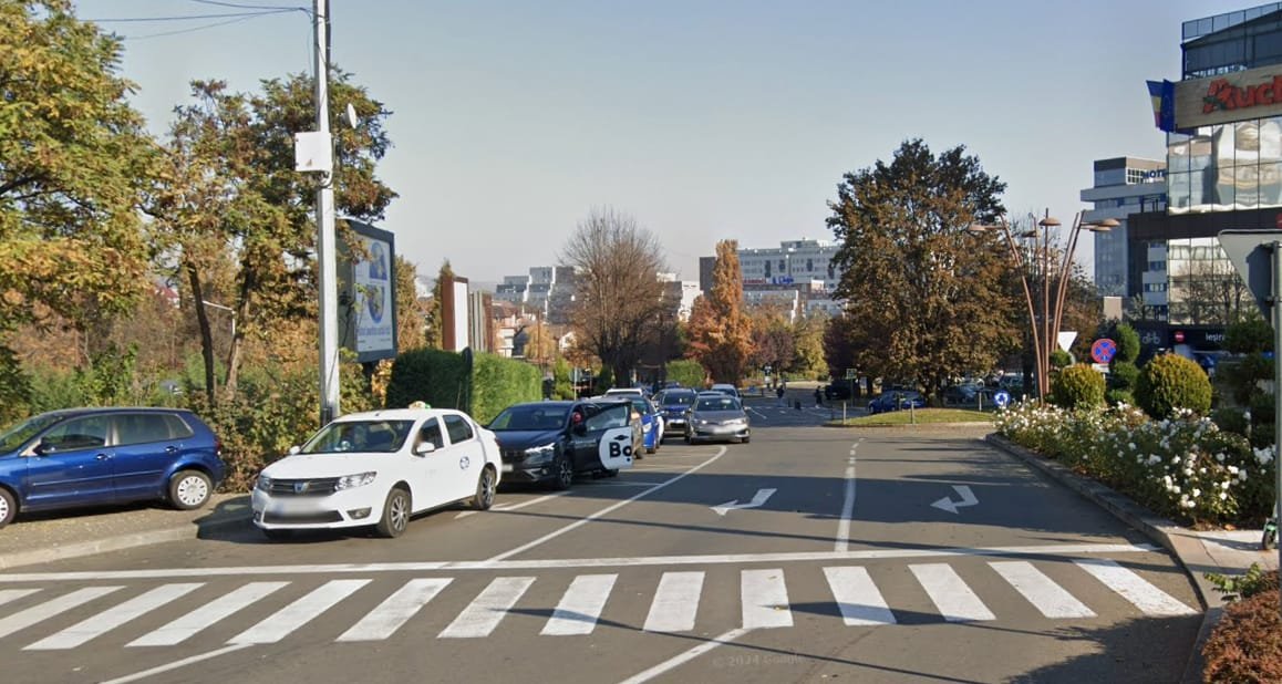 Cluj: o clujeancă și soțul ei, aproape loviți pe zebră de un șofer care ar fi accelerat la aproape 100 km/h