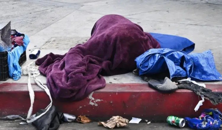Cluj: oamenii străzii se adăpostesc în cuștile pentru containere, un clujean este revoltat