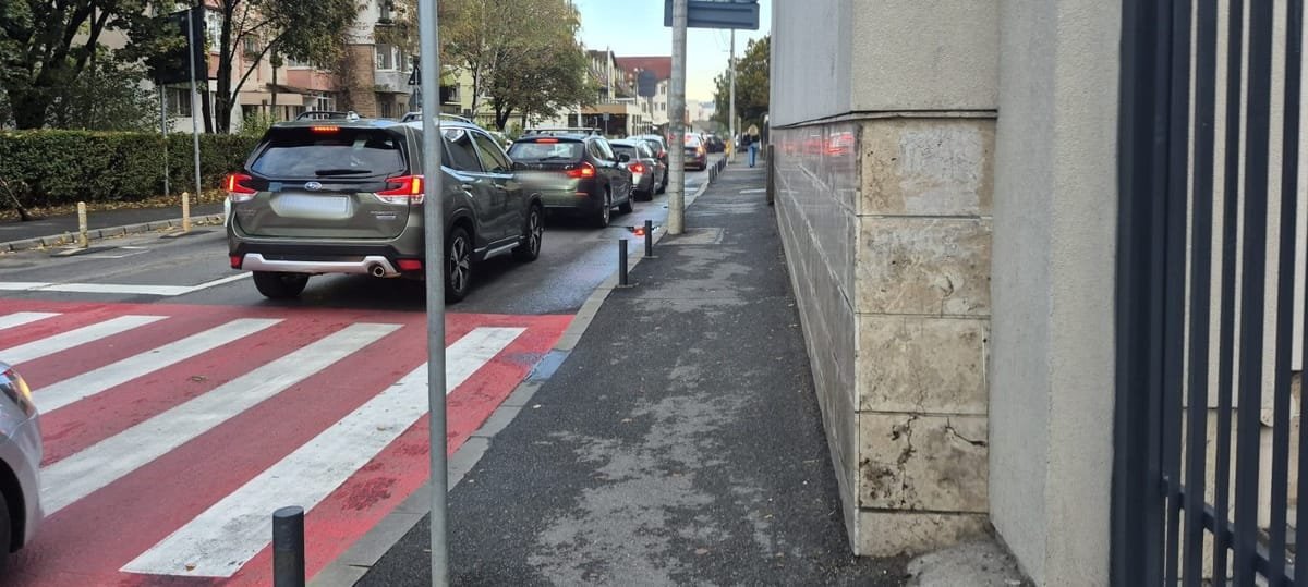 Cluj: pericol pentru copii, se cere semafor la trecerea de pietoni de lângă stația autobuzului școlar