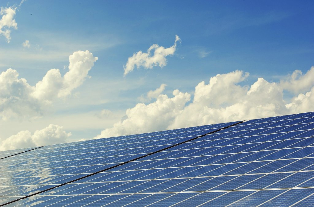 Cluj: platformă de energie verde intră în România cu două proiecte hibride