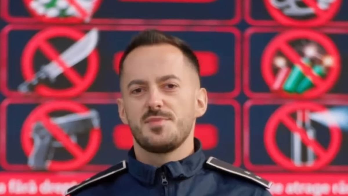 Cluj: polițiștii cer părinților să discute urgent cu copiii despre cuțite, petarde și sprayuri paralizante