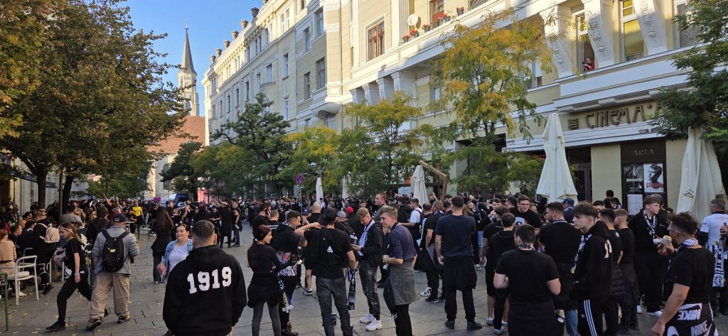 Cluj: suporterii Universității s-au strâns în centru înaintea derby-ului cu CFR
