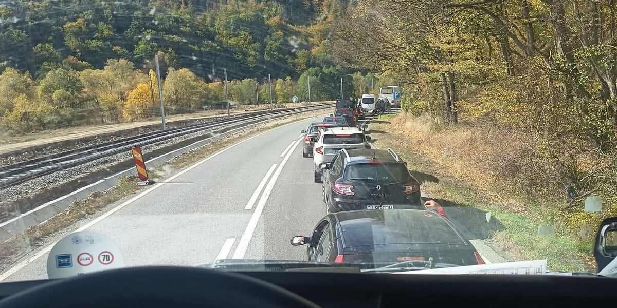 Cluj: sute de șoferi blocați în coloane de kilometri pe drumurile din județ