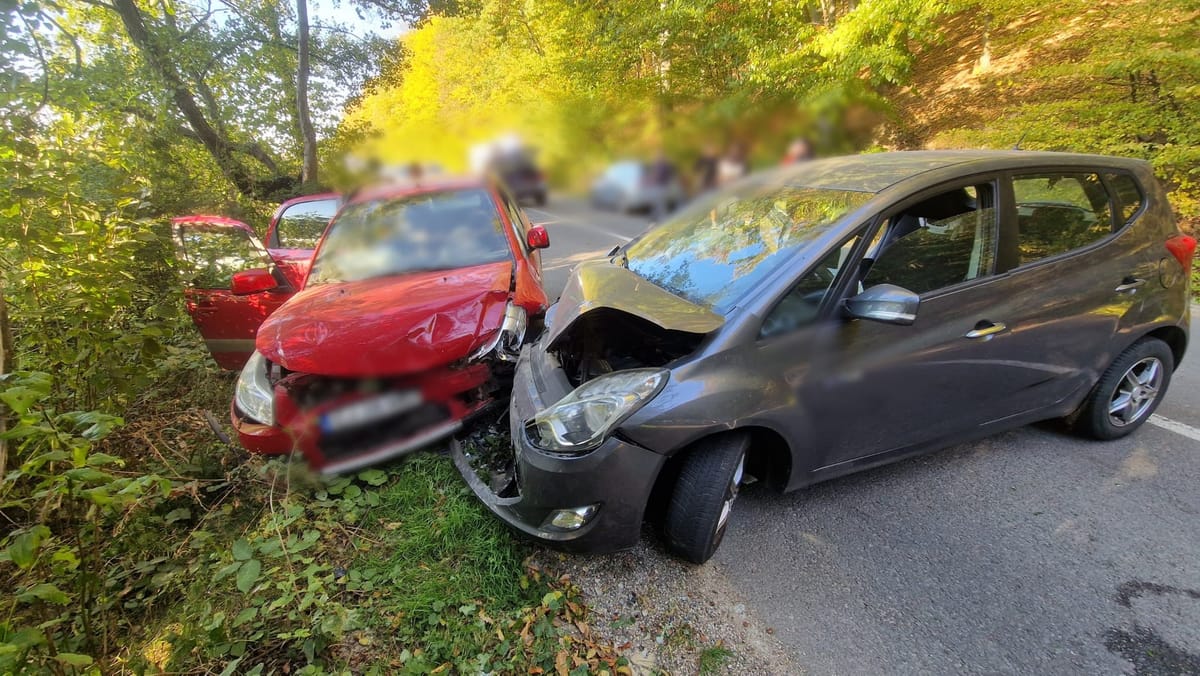 Cluj: trei mașini s-au ciocnit după ce un autoturism a fost proiectat pe sensul opus, trei persoane rănite