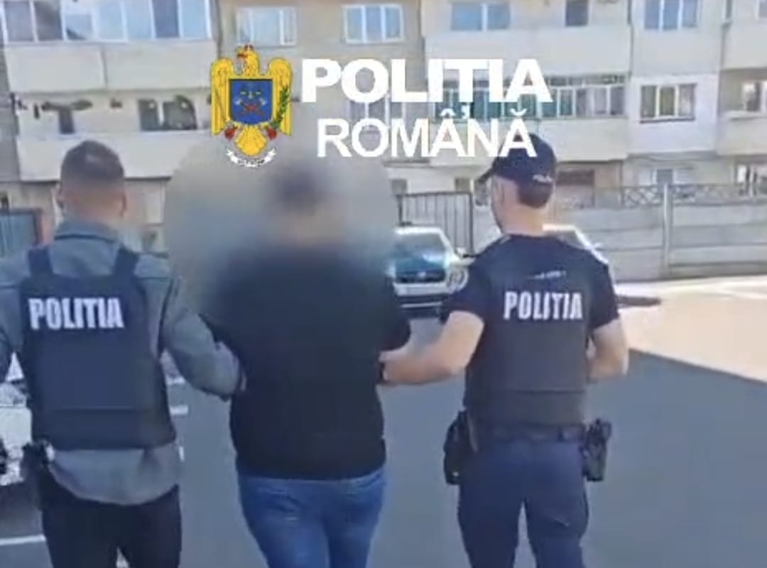 Cluj: un bărbat păcălea bătrâni, făcându-le contracte pe telefoane de zeci de mii de lei