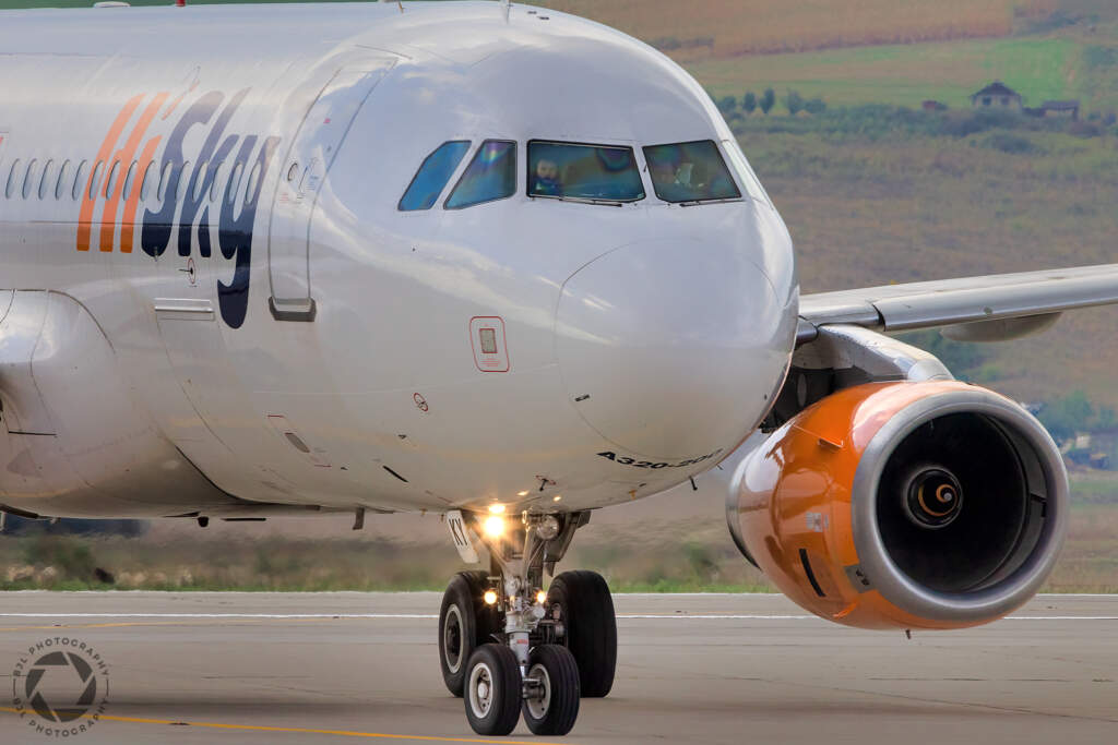 Cluj: zborurile charter spre Hurghada, programate la 10:00, ajung noaptea după schimbări repetate de orar