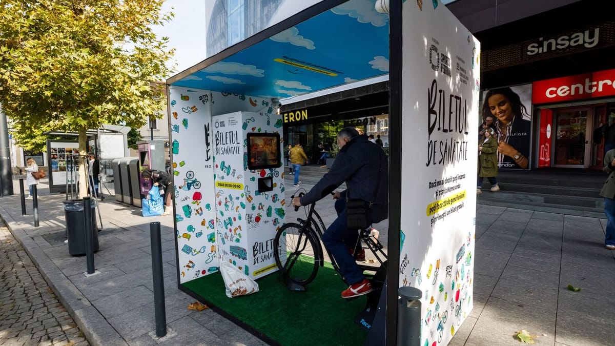 Clujenii pot merge gratis cu CTP după 20 de genuflexiuni sau 400 de metri pedalați