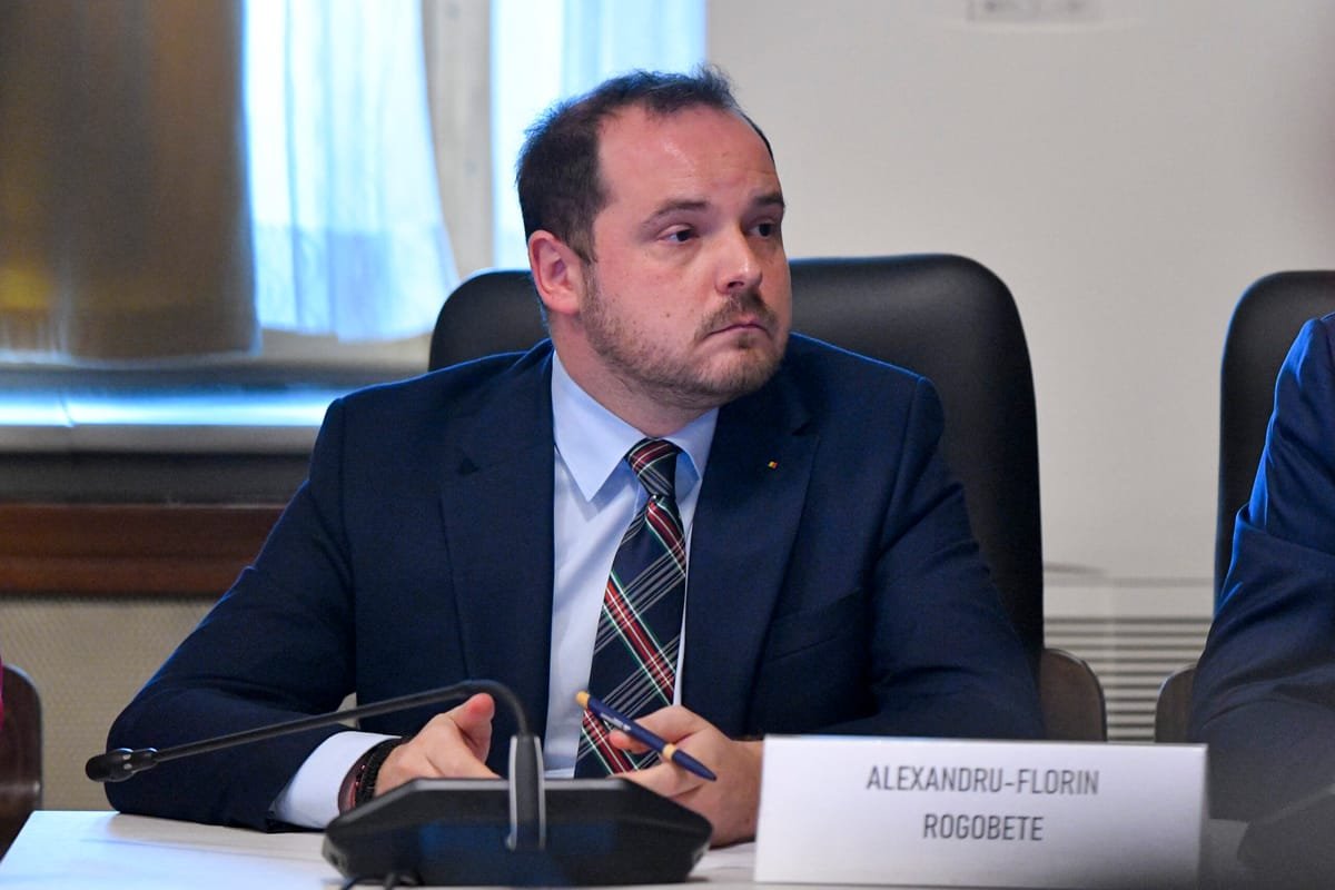 CNAS: Rogobete cere demisia lui Horațiu Moldovan, o cauză a haosului din sistemul de sănătate