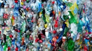 Coca-Cola a eliminat de pe site obiectivul privind 25% din băuturi în ambalaje reutilizabile