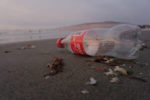 Coca-Cola, Nestlé și Danone își schimbă etichetele după 3 ani de negocieri cu Comisia Europeană