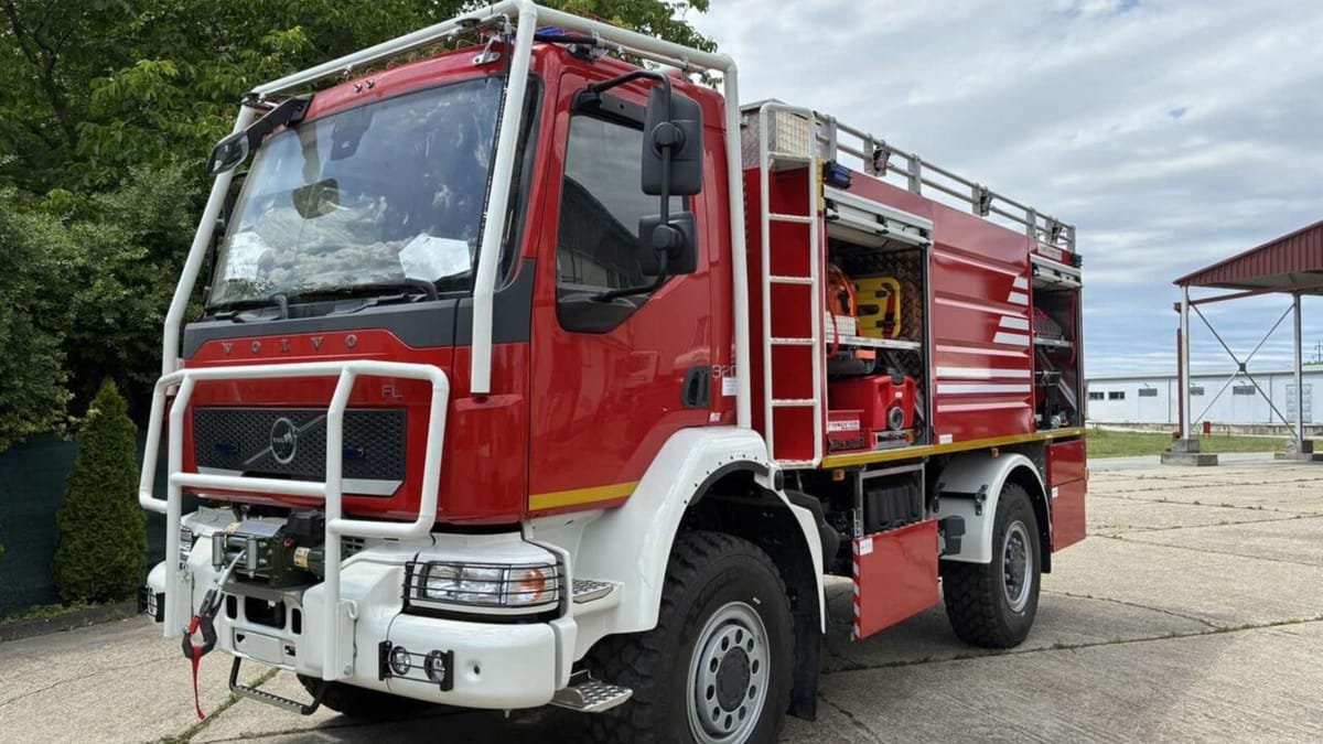Cojocna: primarul Anca Marcu a semnat contractul pentru o autospecială 4x4 pentru incendii