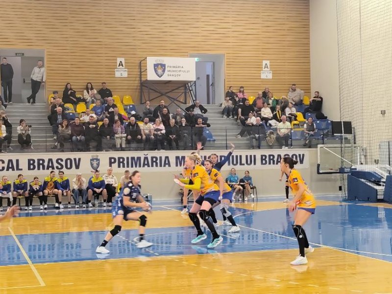 Corona Brașov a pierdut cu CSM Tg Jiu, 20-22, un nou eșec în Liga Florilor, cu consecințe posibile