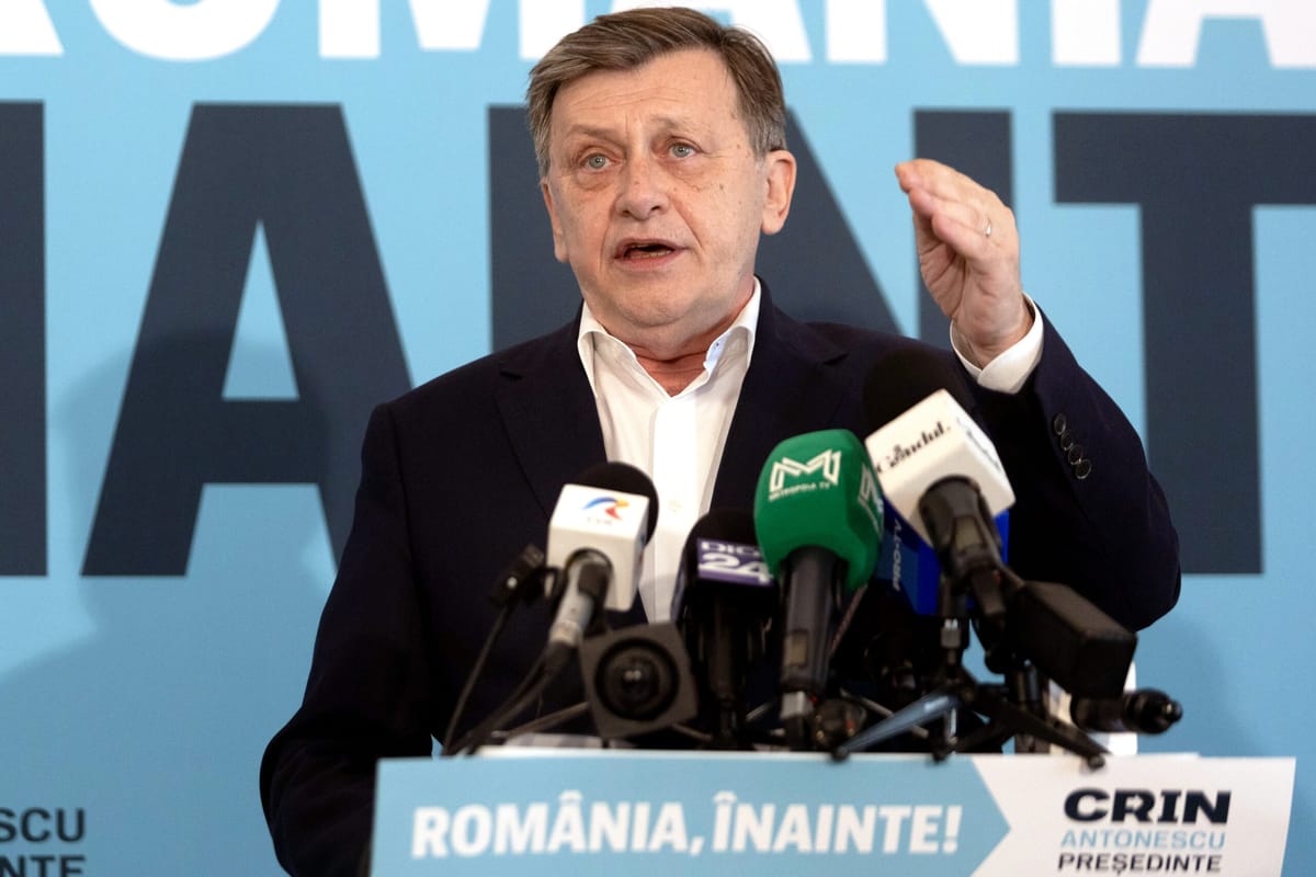 Crin Antonescu spune că scena politică are ultima șansă să dea un guvern pro-occidental sau pro-european