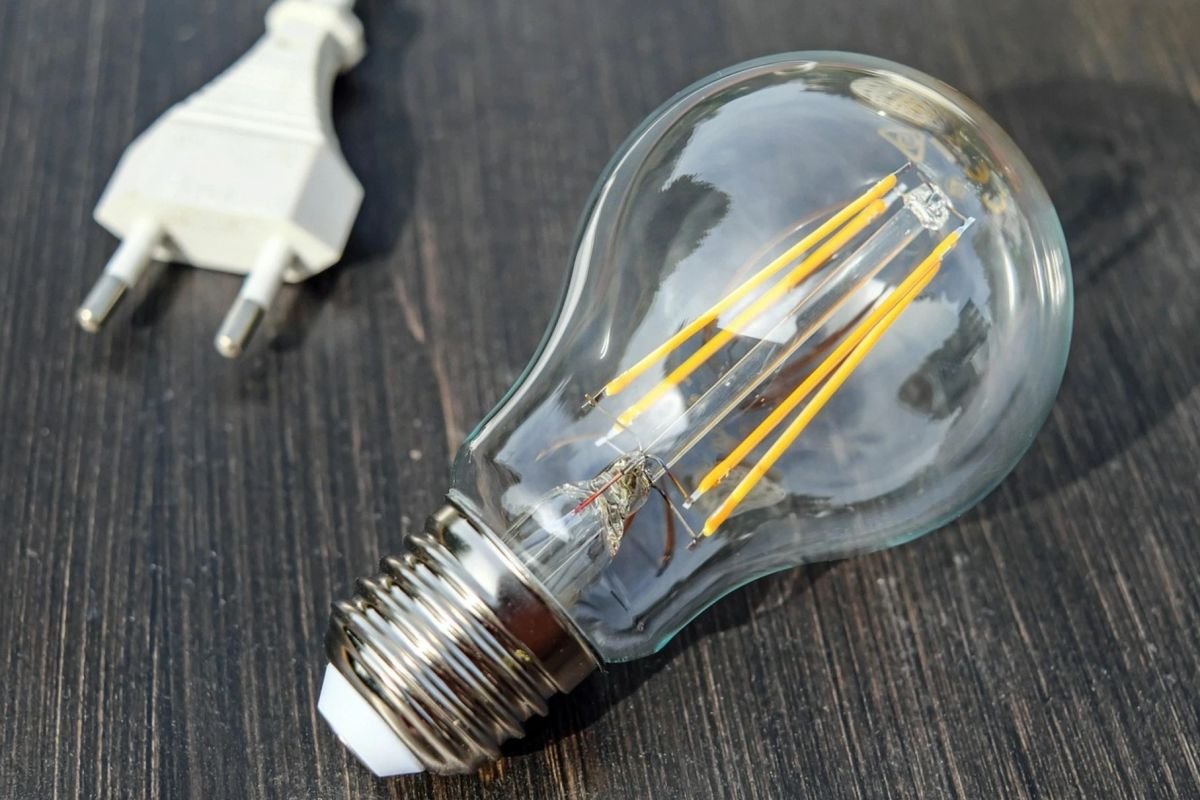 Criza energetică din România: facturile la energie electrică ar putea crește în iarnă