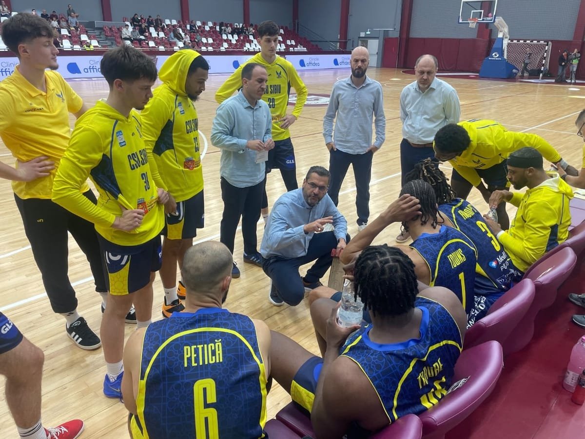 CSU Sibiu a câștigat la Rapid București, 127-123, după prelungiri, a doua victorie consecutivă