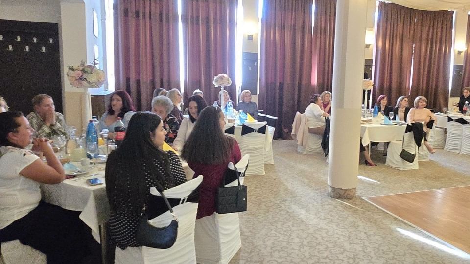Cugirul și-a sărbătorit dascălii de Ziua Internațională a Educației, la Centrul Cultural Valentin Uritescu