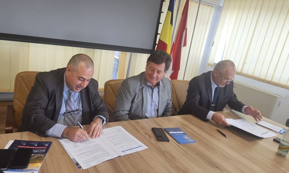Curtici: Rail Port și Administrația Zonei Libere semnează un protocol pentru dezvoltarea comerțului extern